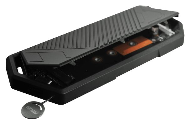 ASUS ROG STRIX ARION, чекмедже за SSD 10