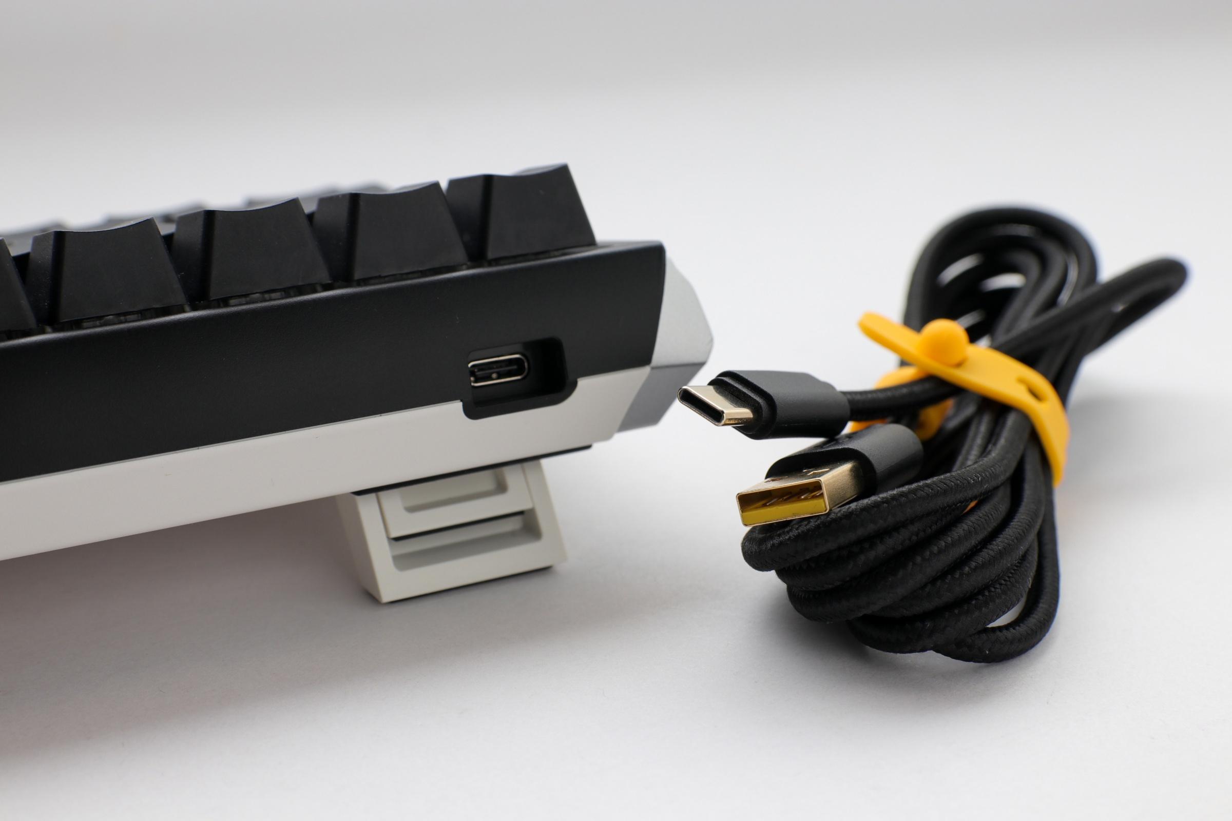 Геймърскa механична клавиатура Ducky One 3 Classic SF 65%, Hotswap Cherry MX Black, RGB, PBT Keycaps 5