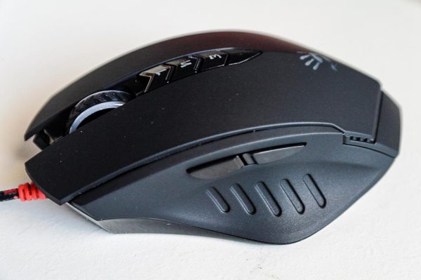 Геймърска мишка Bloody V8M, Оптична, Жична, USB 3