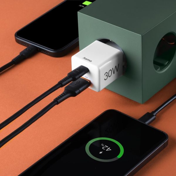 HAMA Бързо мини Gan зарядно, 30 W, 1x USB-C, 1x USB-A, PD, бял 8