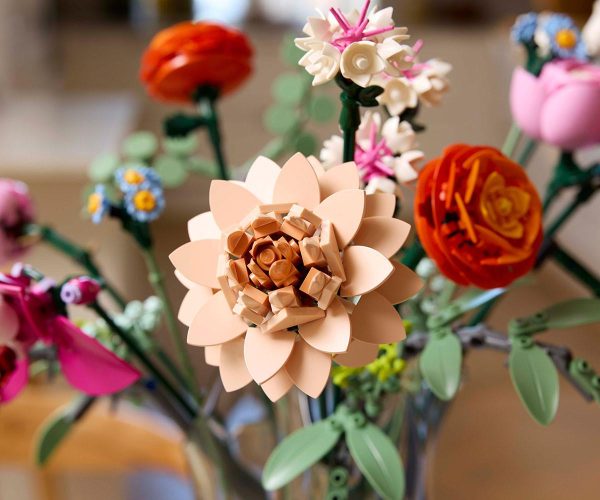 LEGO  Botanicals - Beautiful Pink Flower Bouquet , 10342 7