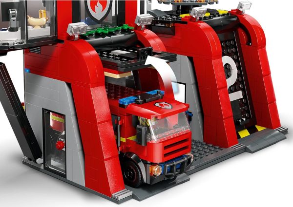 LEGO City - Fire Station with Fire Truck - 60414 6