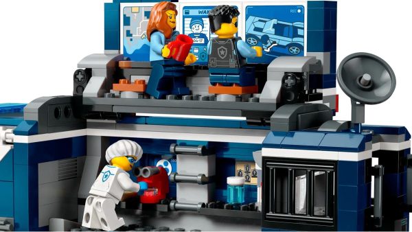LEGO City - Police Mobile Crime Lab Truck - 60418 4