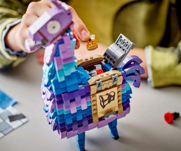 LEGO Fortnite supply llama- 77071 3