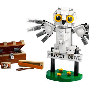 LEGO Harry Potter - Hedwig at 4 Privet Drive - 76425 1