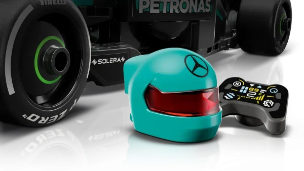 LEGO Speed Champions: Mercedes-Amg F1® W15 Race Car 77244 4