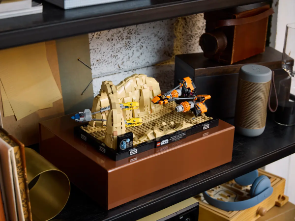 LEGO STAR WARS - Mos Espa Podrace - Diorama, 75380 3