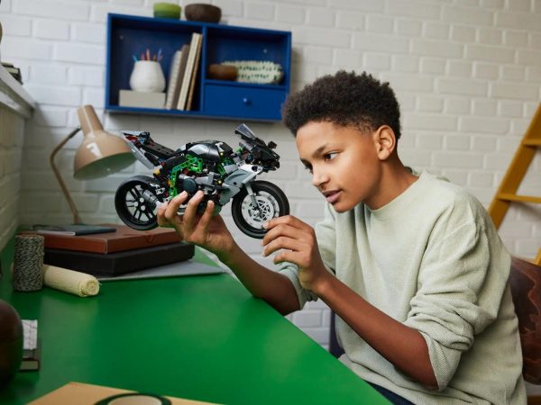 LEGO Technic - Kawasaki Ninja H2R - 42170 5