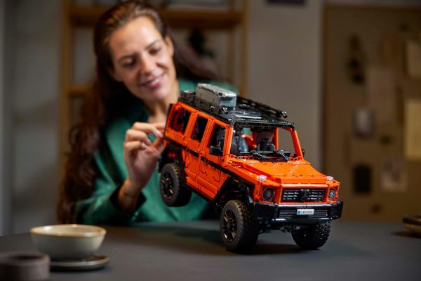 LEGO Technic - Mercedes Benz G500 Professional Line, 42177 6