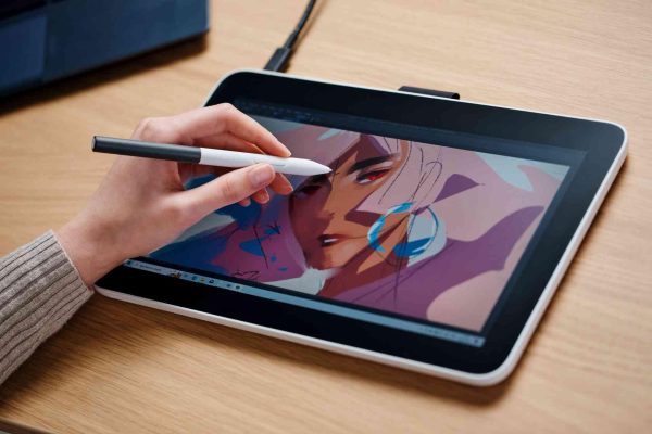 WACOM Графичен дисплей таблет One 13 TOUCH Pen Display, 13.3"  Full HD 1920 х 1080 4