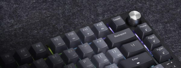 Геймърскa безжична/блутут механична клавиатура Corsair K65 Plus RGB 75% , Corsair MLX Fusion Tactile Yellow суич 2